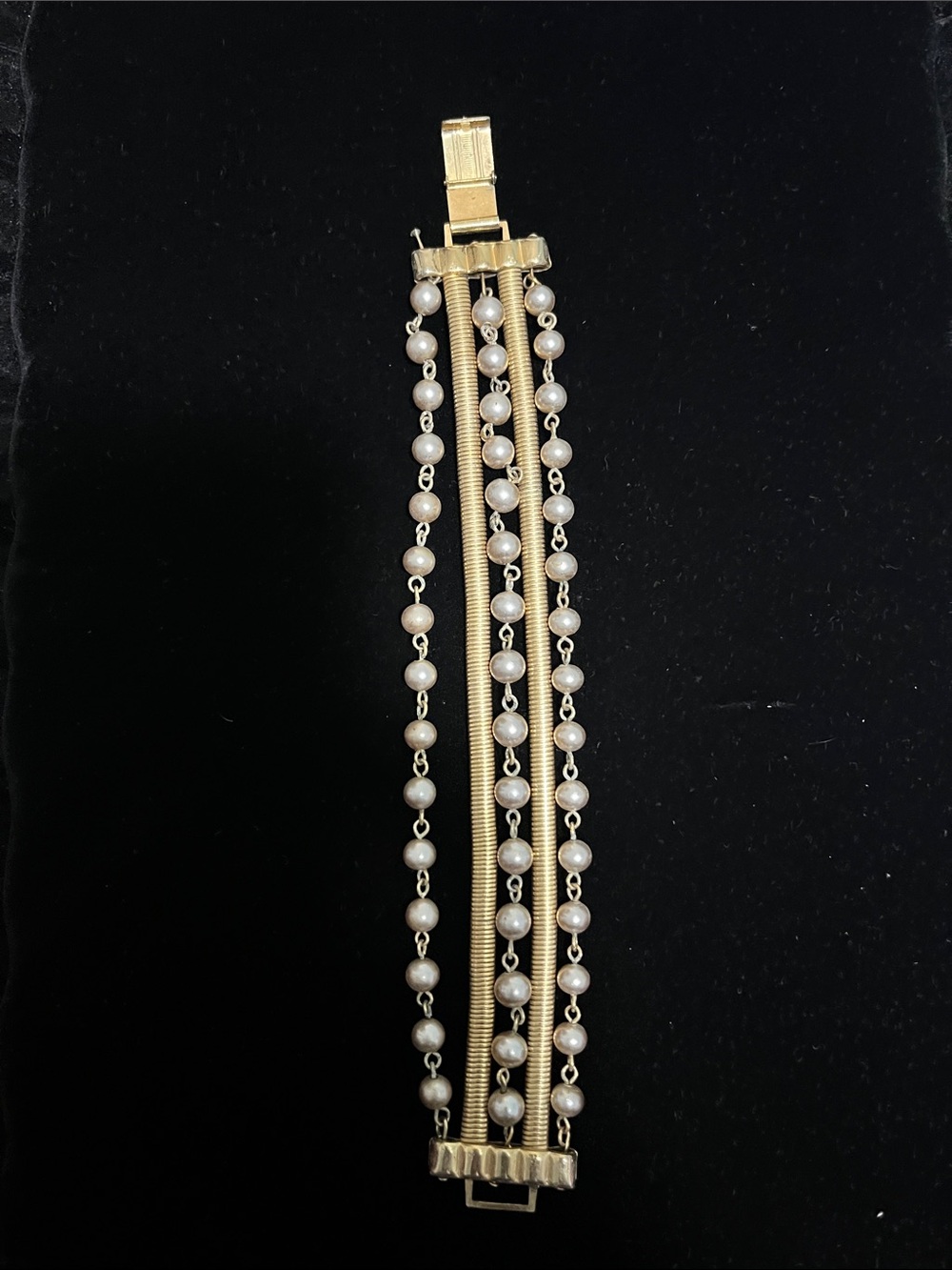 Coro Pearl Bracelet